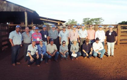 Genética Aditiva realiza visita técnica para técnicos  e produtores de Goiás